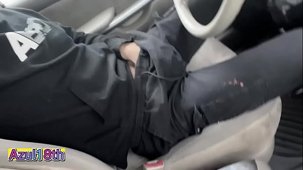 Twink shows his penis in the public parking lot, porno gay amateur, Video XXX, Amateur Twink 