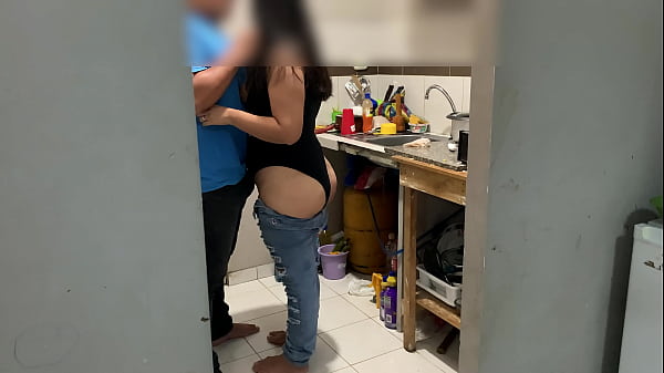 no me metas tu verga mis papas estan viendo television por favor no me obligues a tomarme tu semen