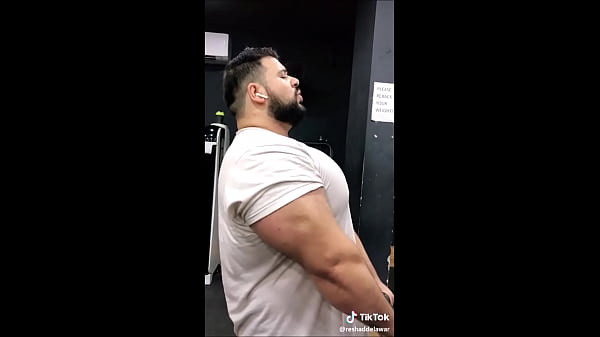 Massive strongman [tags: muscle, bear, , strongman, powerlifter, beefy, massive, thick, gay, hunk, stud, workout, training]