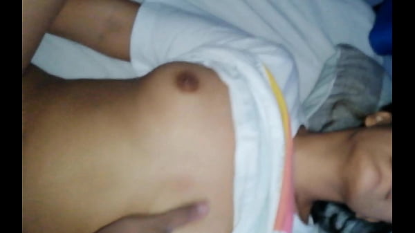 Mi vecino me rellena la vagina de semen. 