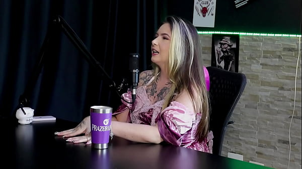 Tem fetiche em transar com uma transsexual, n&atilde;o tem vontade de fazer gang bang, e quando foi na casa do swing... - Raphaela Savanah (SHEER/RED) Halloween