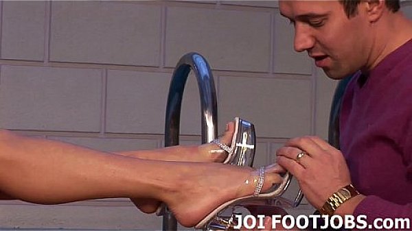 I want your hot cum all over my feet