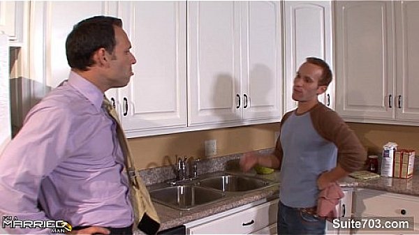 Hefty married guy gives oral sex