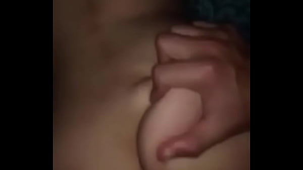 Dame duro papi que me encanta, me deja toda la leche adentro y chorrea rico, fuertes gemidos