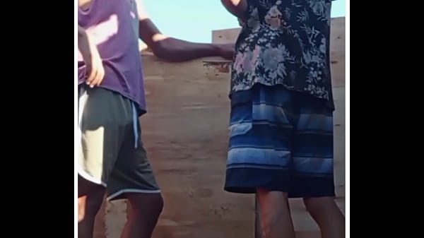 recogiendo al trabajador