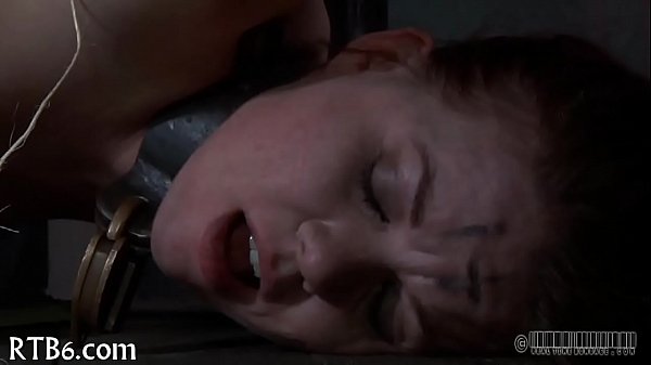 Useless wench is playing her clits  