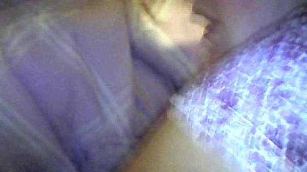 me cojo a mi mujer en cuatro y le acabo en la cara