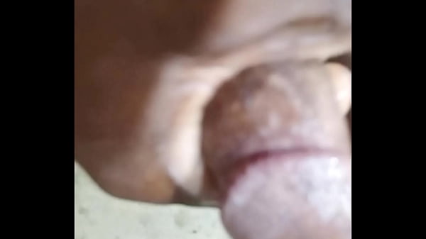 Wetjuicypussy1 a Nigerian girl ask this man to give her 20,000 for sex and the man do not have the money,him has to go on masupaytion in his house