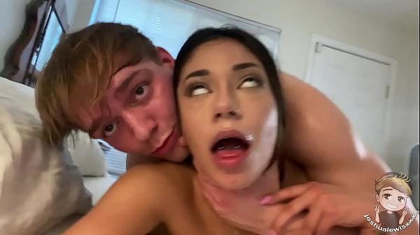 Petite Latina Girl Hooks Up With Her Favorite Dick