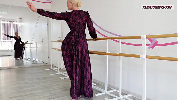 Anna Sigarga with gymnastics never seen before