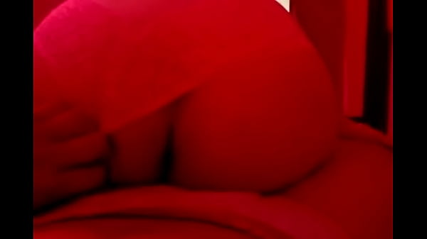 Rebolando na sua rola gostosa