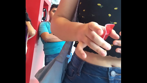 Detr&aacute;s de mi grabada sin darse cuenta