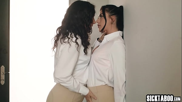 Big booty teen riding horny babes face and lesbian enjoyed hot pussy licking