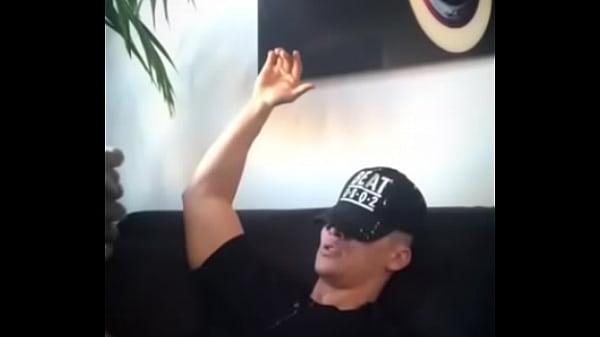 Hot muscled dude jerks off and moans