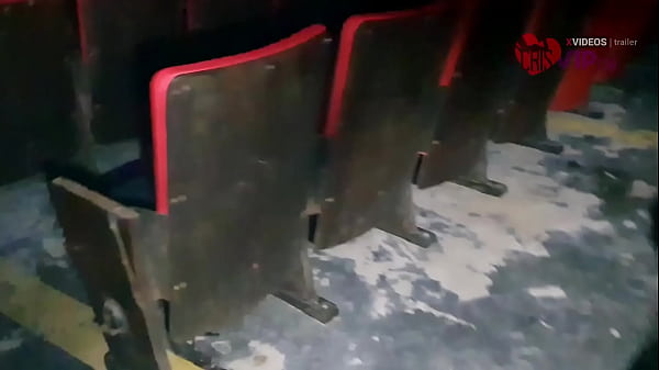 Fui junto com a NanaBukkake no cinema kratos em s&atilde;o paulo, fomos cadela de mais de 20 machos.  