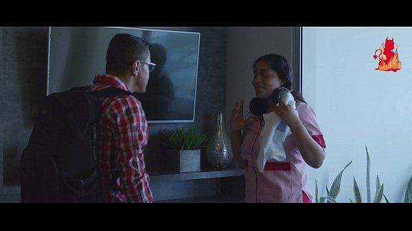 mucama follada en sala por el jefe