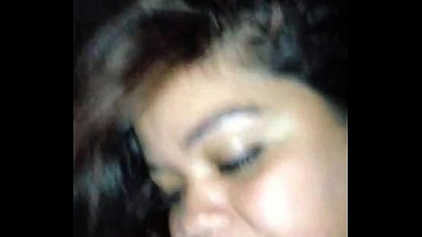 Goloza mamando feliz 