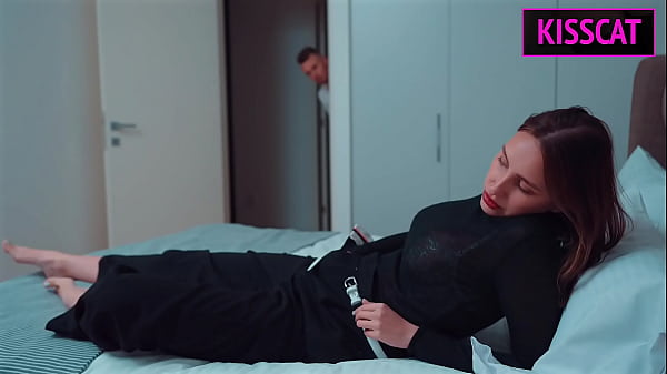 Please, dont cum inside stepmom! Stepson came to stepmother's while stepfather at the shower