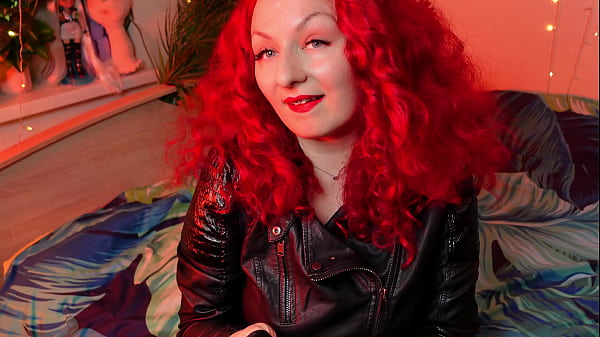 MILF blowing up inflates an air balloons