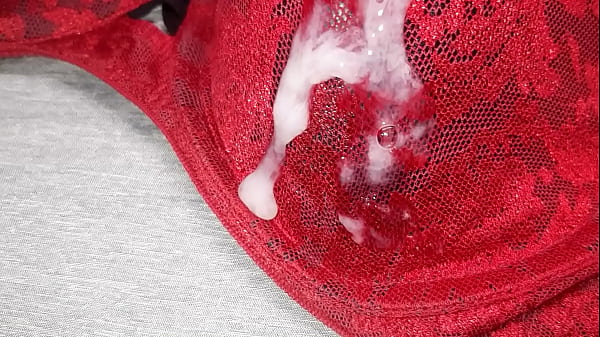 Me corr&iacute; sobre el bra rojo de mi compa&ntilde;era