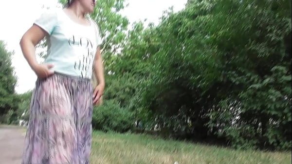 Chubby mature woman show hairy pussy 