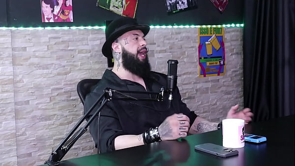 Entrou na prostitui&ccedil;&atilde;o com dezenove anos, e n&atilde;o sabia quanto cobrava - Gabe Spec (SHEER/RED)