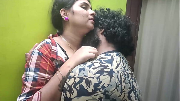 Power Cut Mein Pakdi Gayi &ndash; Andhera Tha, Irade Roshan They