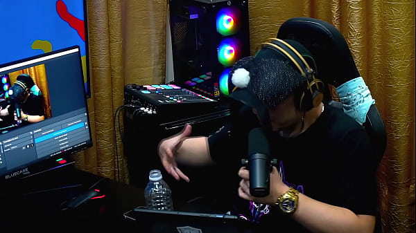 O Ruan se apaixonou nas convidadas, com certeza estava de pau duro vendo os peitinhos delas! - Emy Tatuada & Tifany Rocha Podcast P&aacute;pum no Barraco!