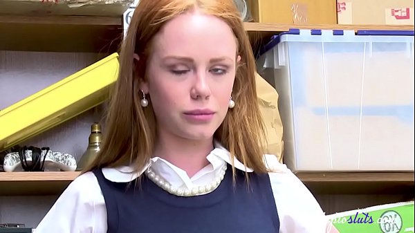 Babe fucks SECURITY by