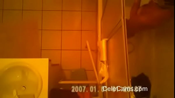 Hidden cam - Milf soaping (new)