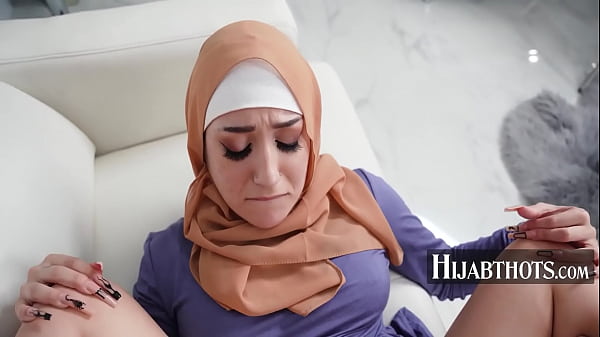 Maid In Hijab Caught Stealing