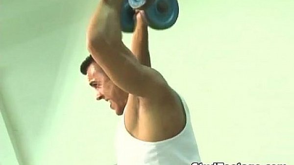 Two horny guys fuck in the gym