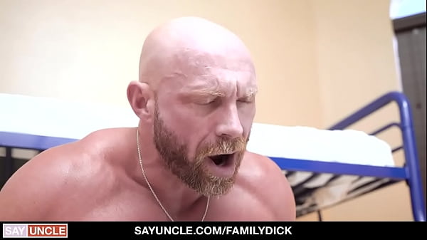 Muscular Stepdad Killian Knox Gets Creampied Before Bed 