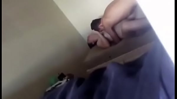 Hace disfrutar a una blanquita