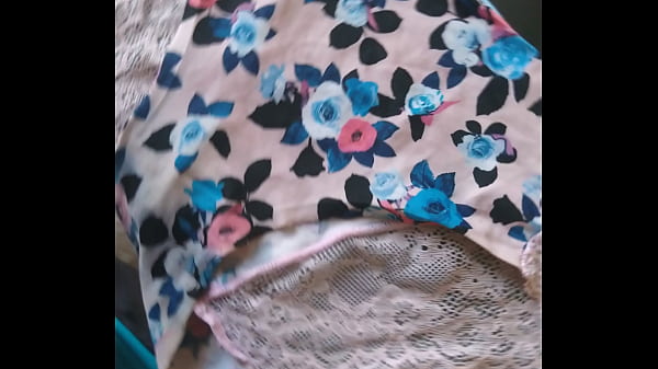 I see my little stepsister's panties and I don't hesitate a bit to cum on them while I imagined how sexy she is