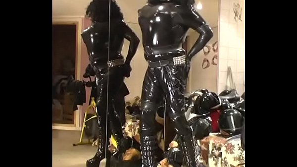 Roxina2005HotAndSexyLatex270205.WMV