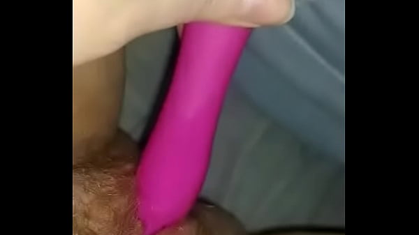 Novinha gostosa com a bucetinha molhada 