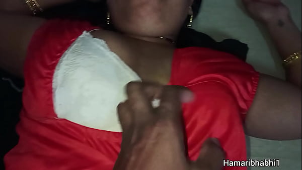 Indian Desi Bhabhi Sex. Hamaribhabhi1 gives Best blowjob. 