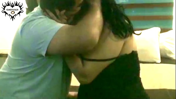 Me encanta ponerle los cuernos a mi cornudo con su amigo