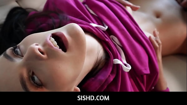 Stepbrother practicing how to eat pussy with stepsister