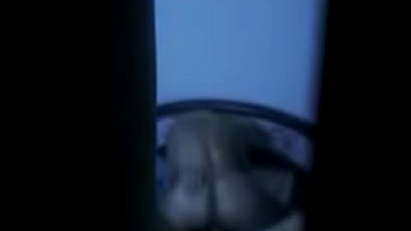 Regreso a mi casa y encuentro foliando a mi esposa con mi amigo le gusta que le den verga se chorrea con la verga adentro mujer folla el amigo de  su esposo  montando la esposa de mi amigo