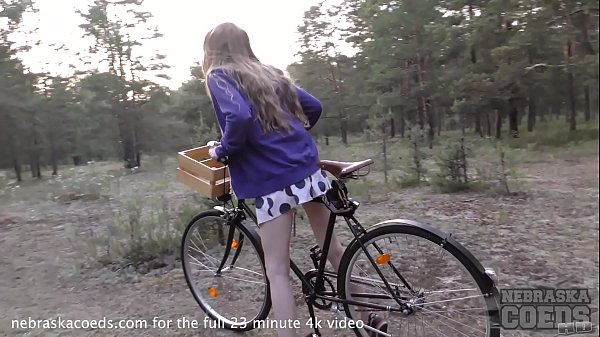 pretty teen spinner naked and public masturbation in forest