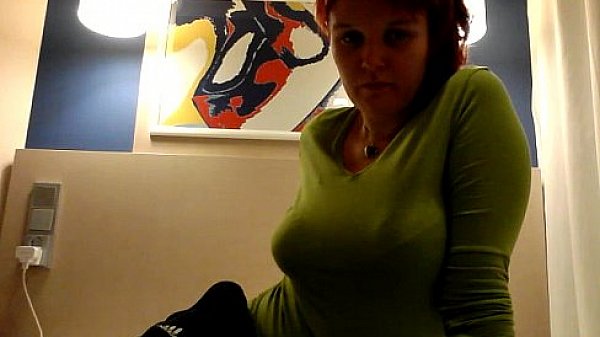Webcam Amateur Stripping and Masturbating  