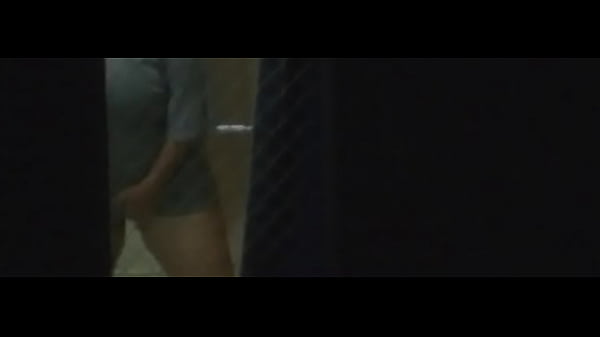 Vizinha se masturba em p&eacute;