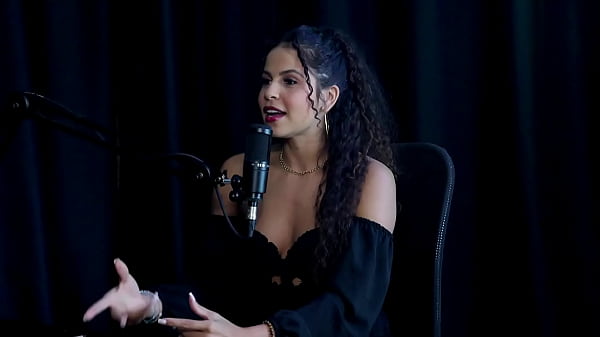 Tem certas coisas nela que s&atilde;o pequenininhas, era modelo, deu dicas para mulheres, e conversou com a m&atilde;e sobre vender conte&uacute;dos - Sweet Karolzinha (WATCH ON: SHEER/RED)  