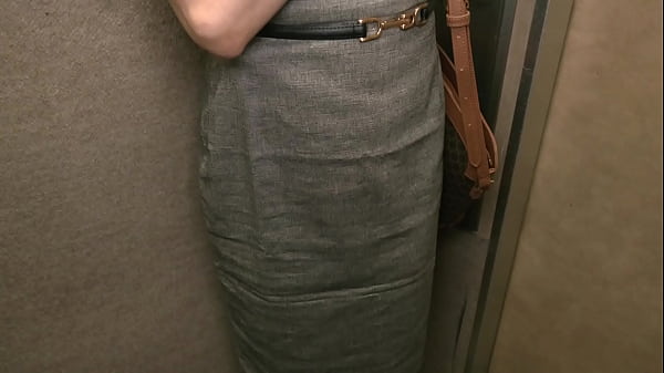 「楽しくて、気持ち良くて、刺激的で&hellip;最高でした。」前回の撮影から約1ヶ月。上品で大人しそうな見た目からは想像もつかない淫乱っぷりと、非日常的な羞恥プレイへの適性能力を見せつけてくれた生野さんがまたやってきた。股間にバイブを挿したままで&hellip;。  