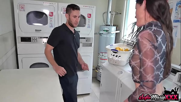 Cougar Fucked By Amateur Stud After BJ