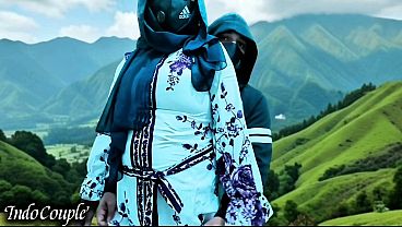 Istri muslim berhijab selingkuh saat suaminya liburan ke Bali sama pacarnya sampai telan sperma .real life istri selingkuh