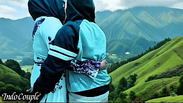 Istri muslim berhijab selingkuh saat suaminya liburan ke Bali sama pacarnya sampai telan sperma .real life istri selingkuh