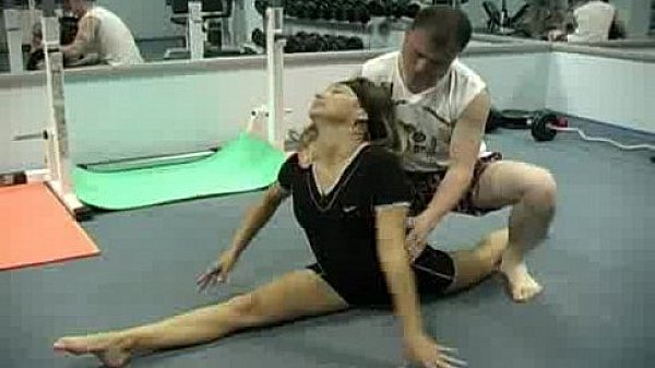 Flexible gymnast gets fucked 